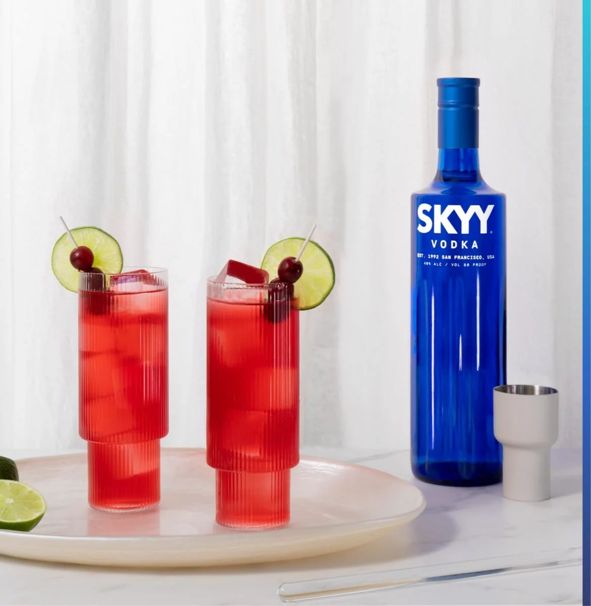 cocktail-winter-sparkling-sangria-hero